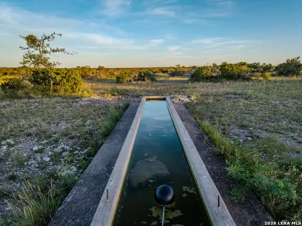 100 W Milkweed Court, Ozona, TX 76943