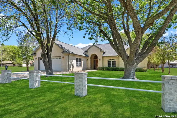 2592 Edgegrove, Canyon Lake, TX 78133