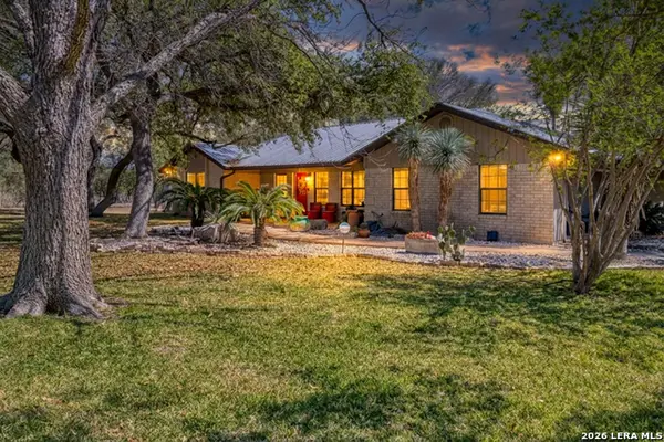 160 Beavers, Uvalde, TX 78801