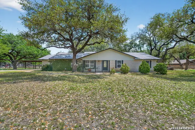 100 Crestline, Pleasanton, TX 78064 - #3