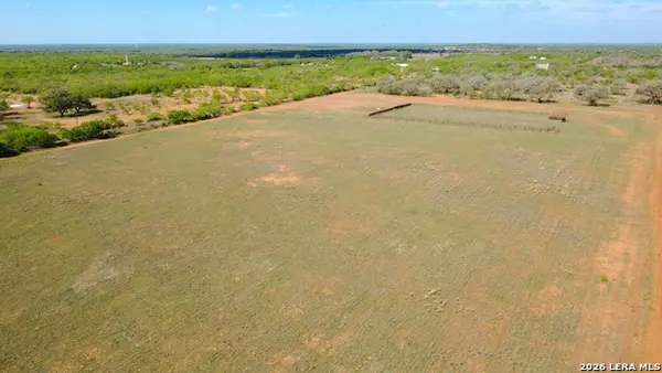 3262 Cr 429, Pleasanton, TX 78064