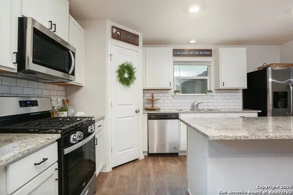 1018 Andean Emerald, San Antonio, TX 78253