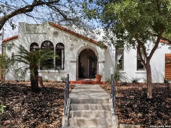 315 Club Dr, San Antonio, TX 78201