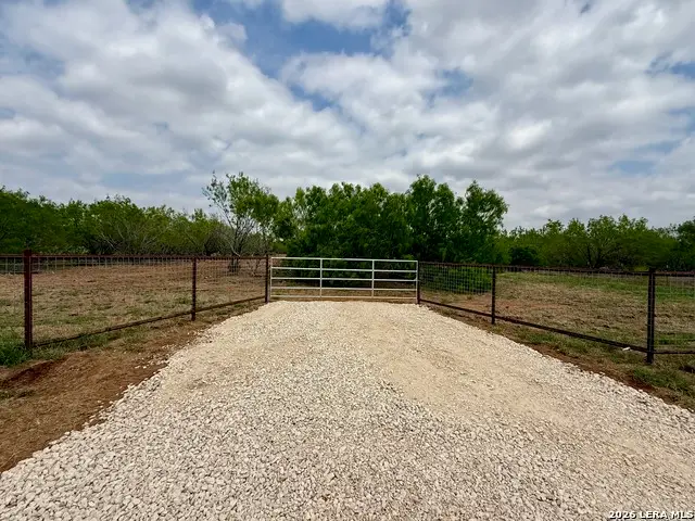 2315 County Road 332, Charlotte, TX 78011 - #1