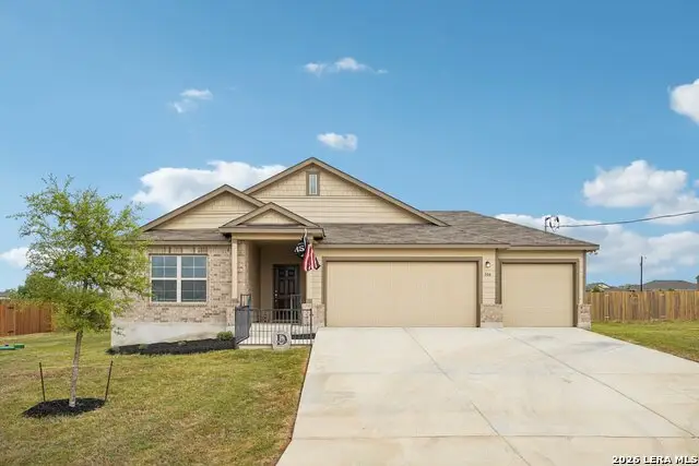 104 Pendleton Cv, Floresville, TX 78114 - #1