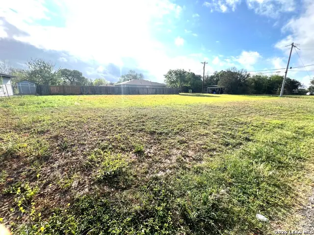 772 Johnson, Seguin, TX 78155 - #1