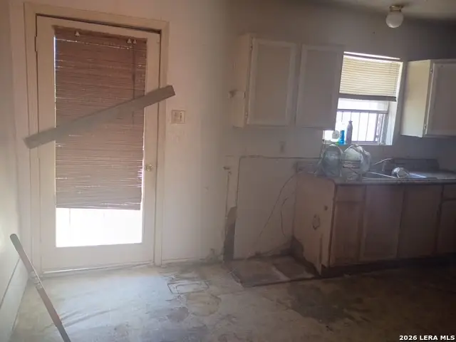 1619 Latimer, San Antonio, TX 78220 - #2