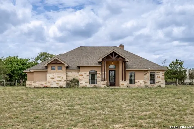 112 S Abrego Crossing, Floresville, TX 78114 - #1