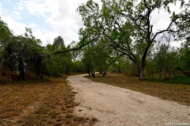 101 Alfredo, Floresville, TX 78114 - #3