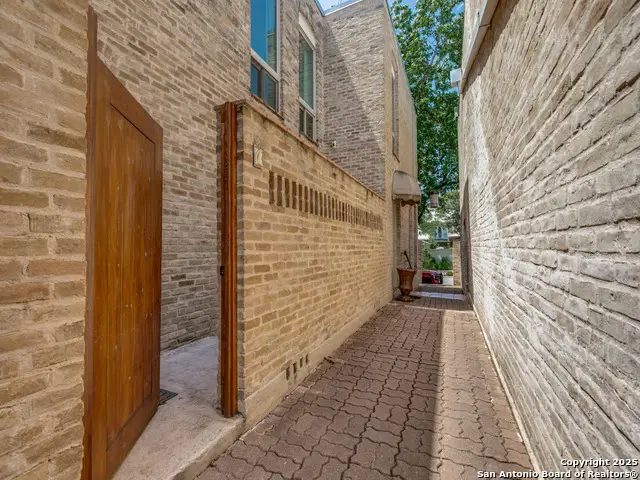 166 Elizabeth Rd #C, San Antonio, TX 78209 - #2