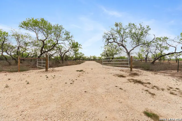 2161 County Road 124, Floresville, TX 78114 - #1