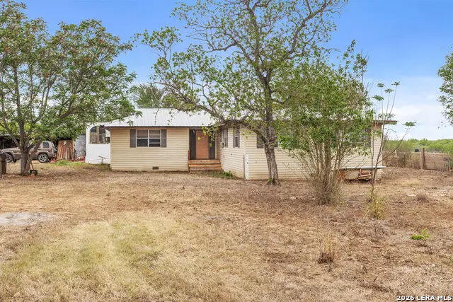 509 W County Road 678, Natalia, TX 78059 - #1