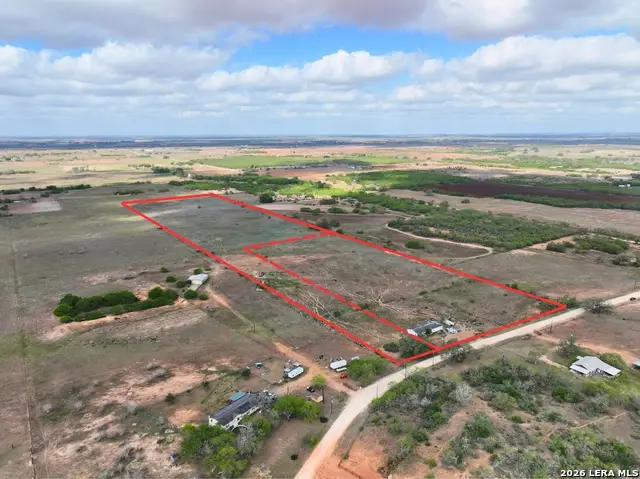 2612 County Road 232, Floresville, TX 78114 - #2
