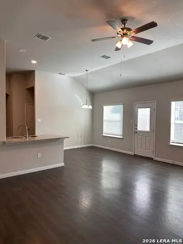 620-622 Grayson Ln, Seguin, TX 78155 - #3