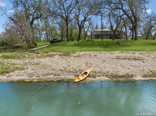146 Antelope Ln, Seguin, TX 78155
