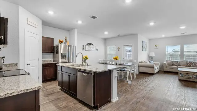 731 Monarch Dr, Seguin, TX 78155 - #2