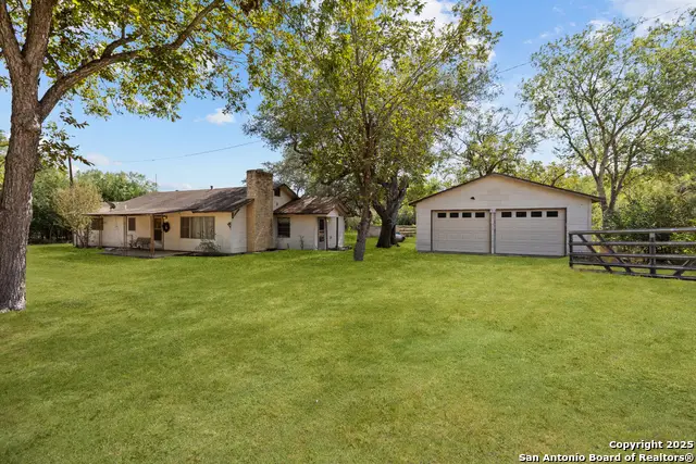 663 County Road 664, Devine, TX 78016 - #3