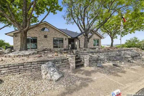 102 Mesa Del Sol, Kerrville, TX 78028