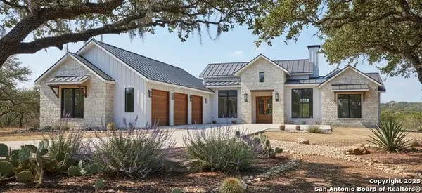 208 Interlaken St, Fredericksburg, TX 78624