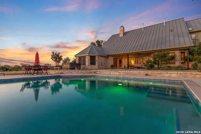 647 Funf Kinder Rd, Fredericksburg, TX 78624 - #2