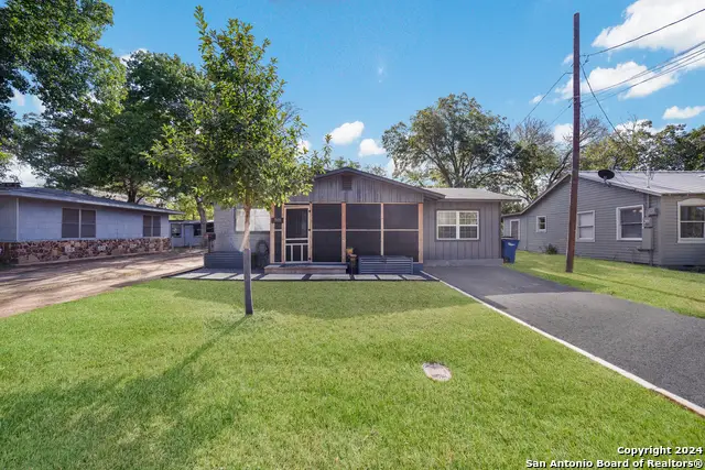 949 Eikel St, New Braunfels, TX 78130 - #2