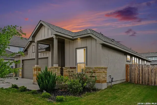 3739 Canby Oak Bluff, Seguin, TX 78155 - #3