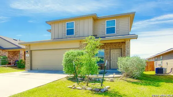 141 Bunkers Hill, Floresville, TX 78114