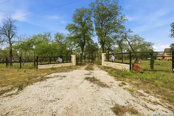 970 Stevens Rd, Somerset, TX 78069