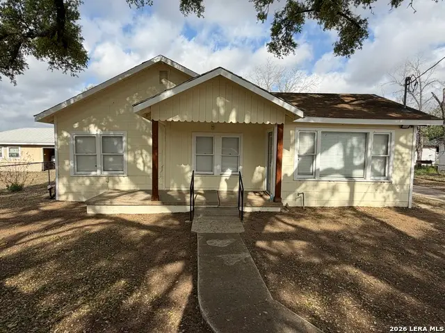 719 Kelly St, Poteet, TX 78065 - #1