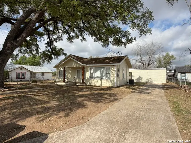 719 Kelly St, Poteet, TX 78065 - #2