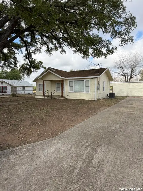 719 Kelly St, Poteet, TX 78065 - #3