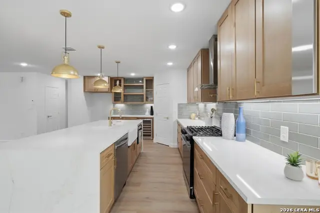 106 Irvington Dr, San Antonio, TX 78209 - #2