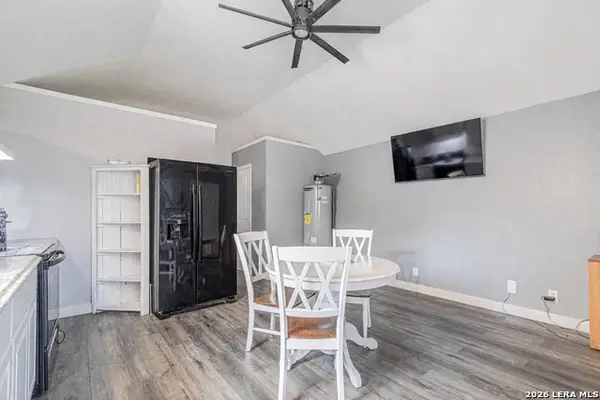 1353 Brushy Creek Dr, Lakehills, TX 78063