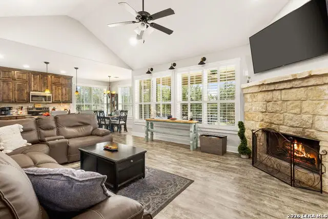 950 Live Oak Dr, Spring Branch, TX 78070 - #1