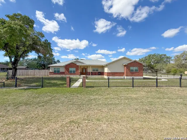 101 8th St, Natalia, TX 78059 - #1