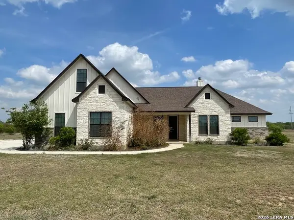 18 Valley View, Uvalde, TX 78801