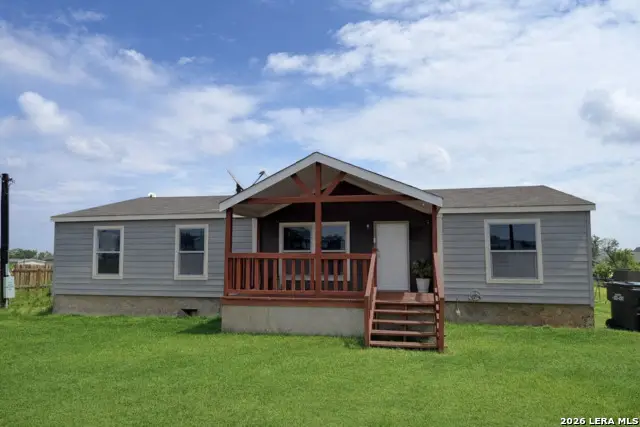 401 Ala Blanca Dr, Lytle, TX 78052 - #1