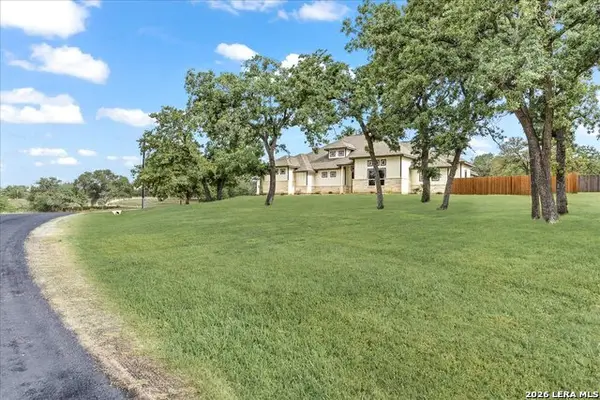 120 Timber Heights, La Vernia, TX 78121