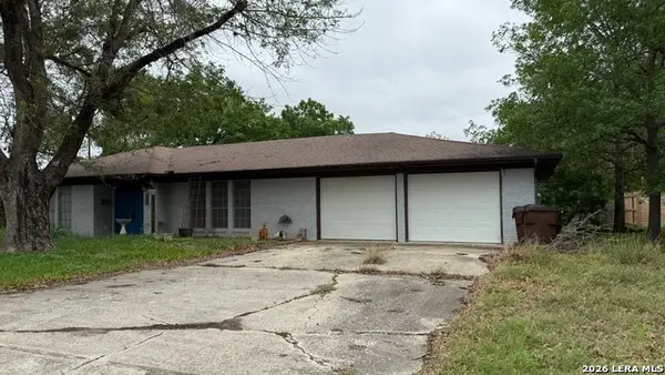 906 Merritt, Lockhart, TX 78644