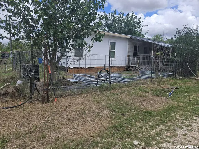 255 County Road 668, Devine, TX 78016 - #1