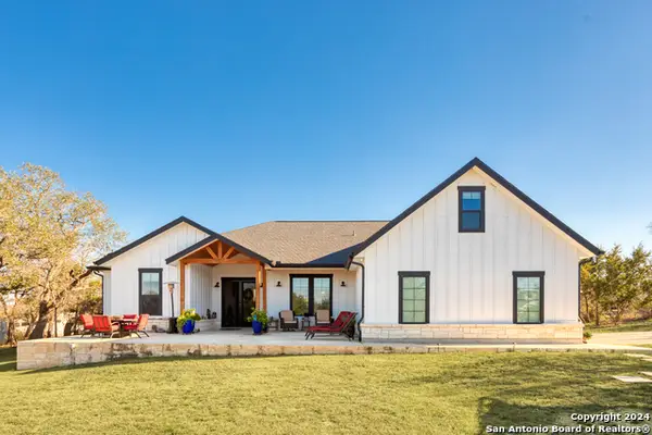 23 Waring Rd, Comfort, TX 78013