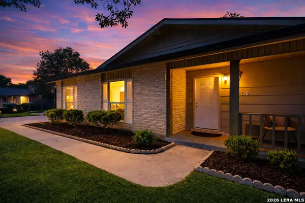 5819 Pineway St, San Antonio, TX 78247