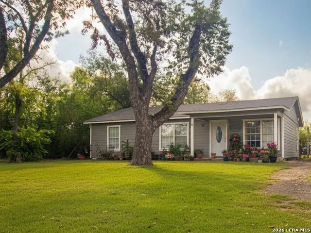 309 Bohme St, Uvalde, TX 78801 - #1