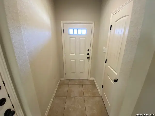 6870 Lakeview Dr, San Antonio, TX 78244 - #2