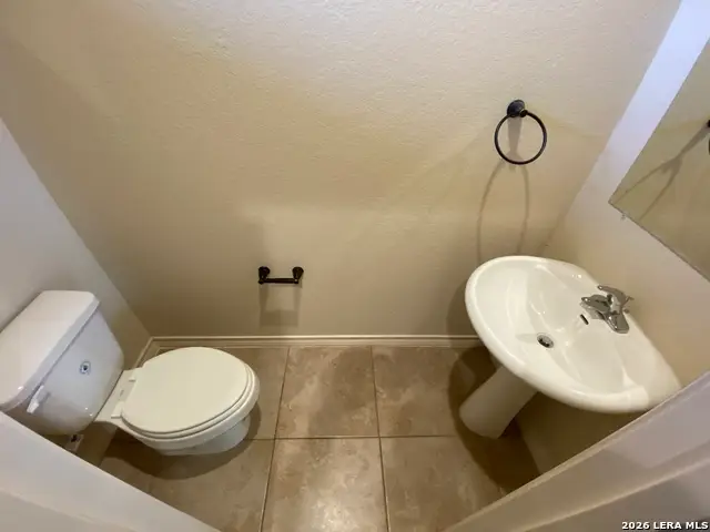 6870 Lakeview Dr, San Antonio, TX 78244 - #3