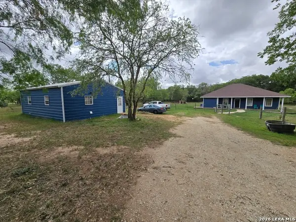 124 Elm Country Dr, La Vernia, TX 78121