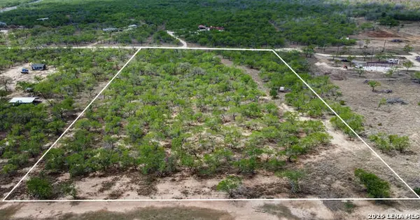 247 Western Ln, Leesville, TX 78122