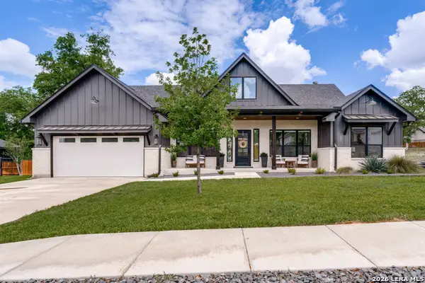 204 Ash Pkwy, La Vernia, TX 78121