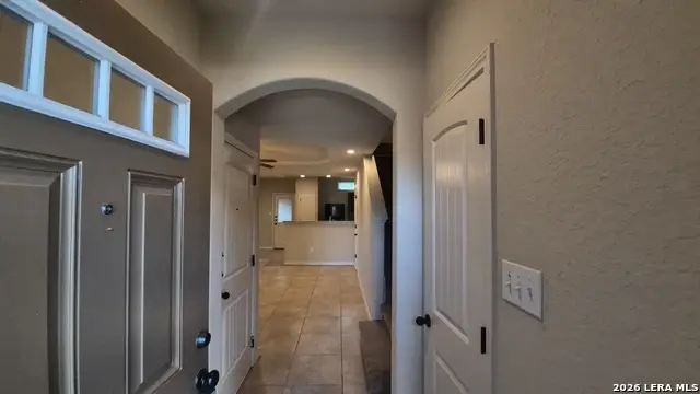 6866 Lakeview Dr, San Antonio, TX 78244 - #2