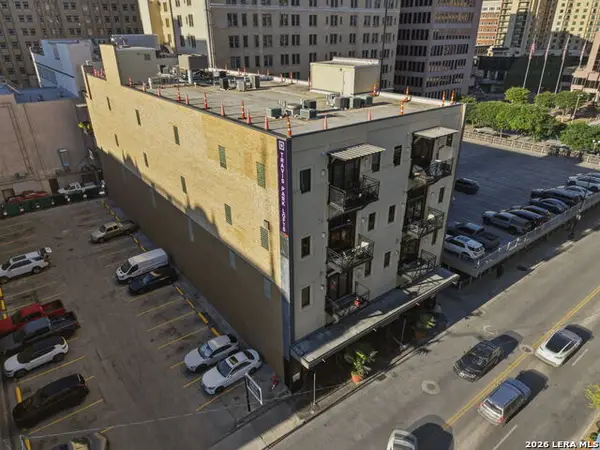 214 E Travis St #APT 205, San Antonio, TX 78205